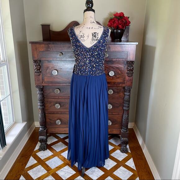 Pisarro Nights NWT Embellished Evening Dress 10 - Picture 7 of 10